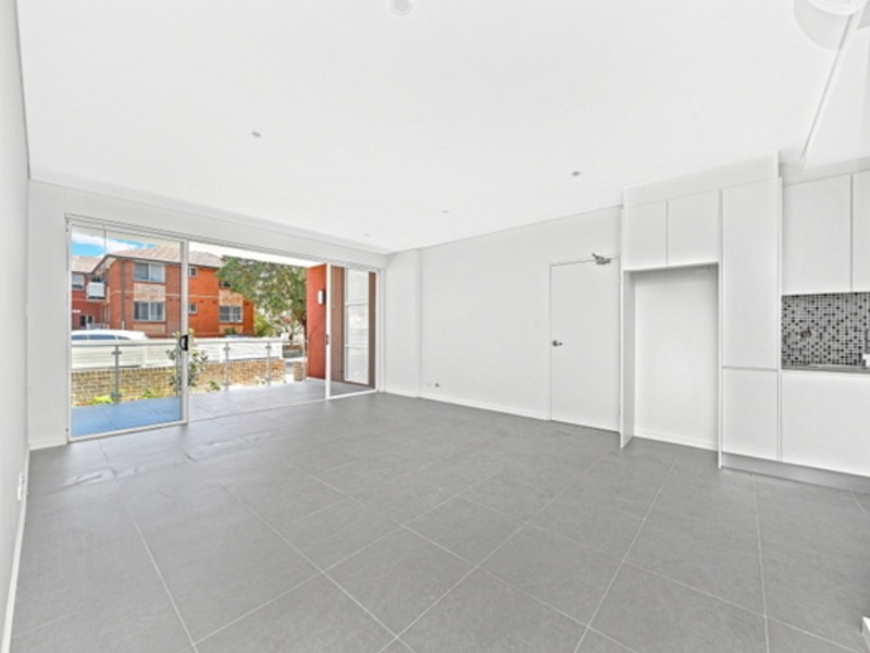 2/24 Seventh Ave, Campsie NSW 2194