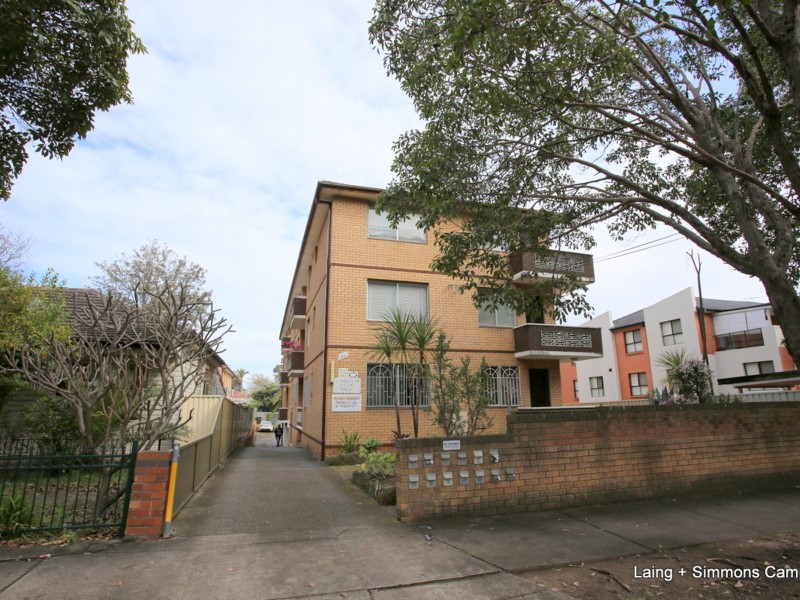 4/52 Sixth Avenue, Campsie NSW 2194