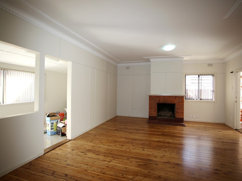 37 Chelmsford Ave, Belmore NSW 2192