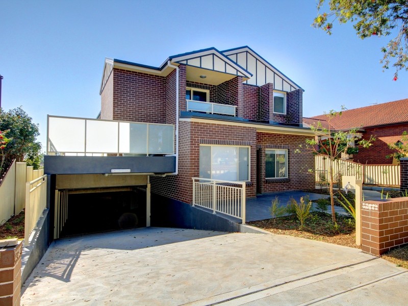 16 Nicholas Ave, Campsie NSW 2194