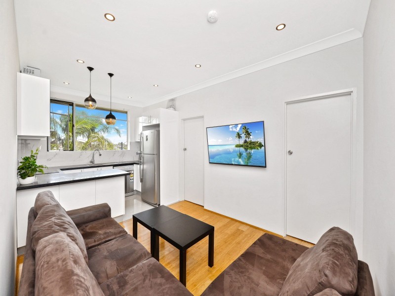 297 King Georges Rd, Roselands NSW 2196