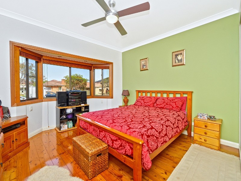 14 Birrong Ave, Birrong NSW 2143