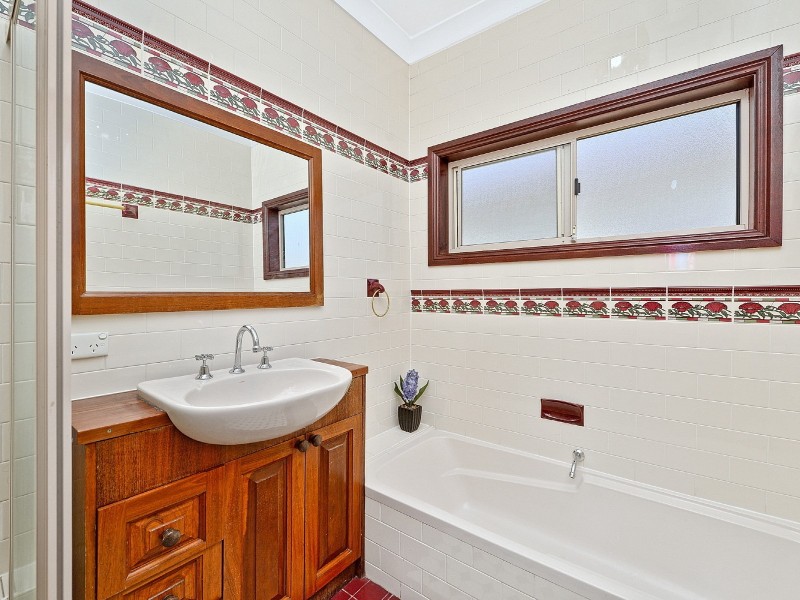 14 Birrong Ave, Birrong NSW 2143