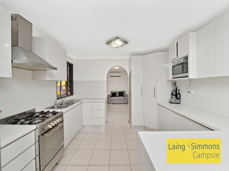 28  Napier Avenue, Lurnea NSW 2170