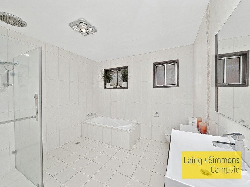 28  Napier Avenue, Lurnea NSW 2170