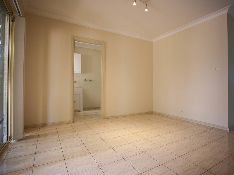 5a Burradoo Rd, Beverly Hills NSW 2209