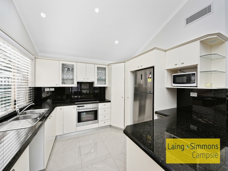 9A Endeavour Road, Georges Hall NSW 2198