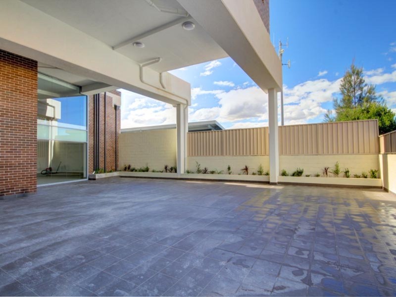 2 Remly St, Roselands NSW 2196