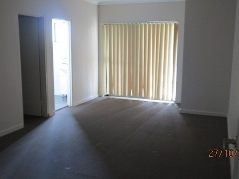 8 Eighth Ave, Campsie NSW 2194