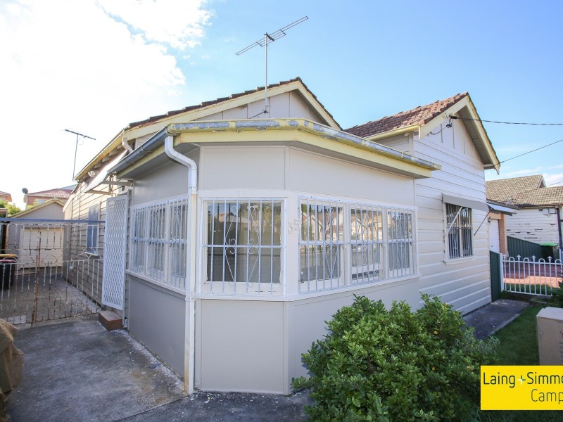35 Frederick St, Campsie NSW 2194