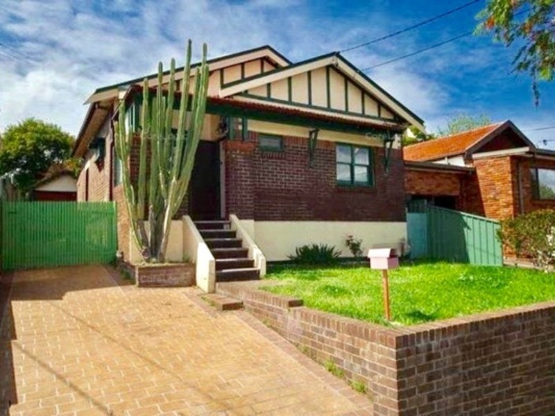 32 Viking St, Campsie NSW 2194