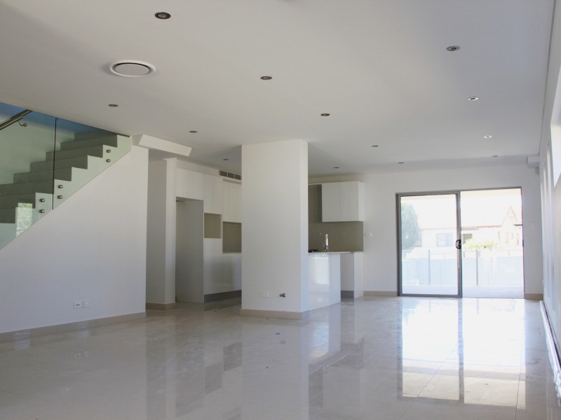 41 Rea St, Greenacre NSW 2190