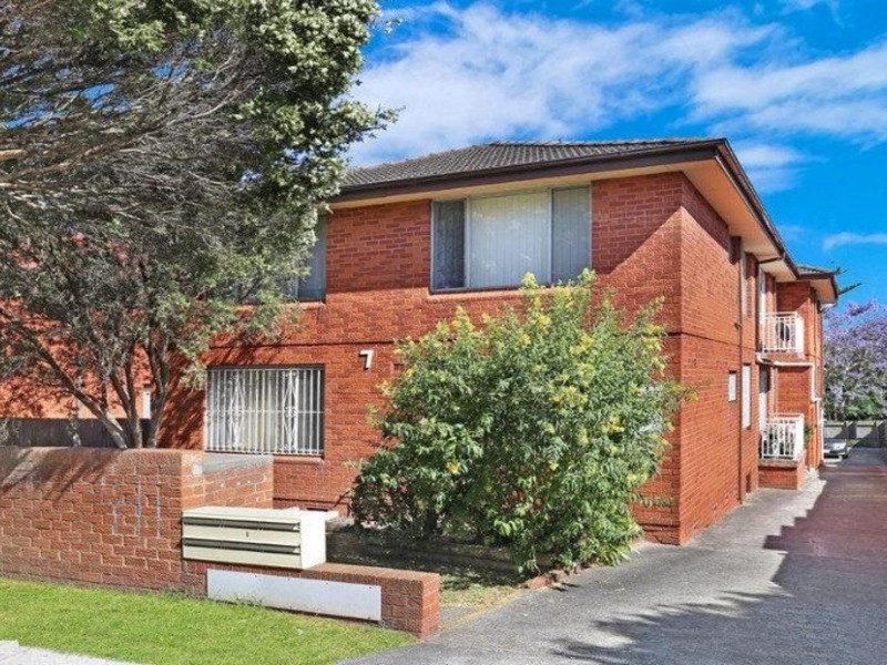 7 Fletcher St, Campsie NSW 2194