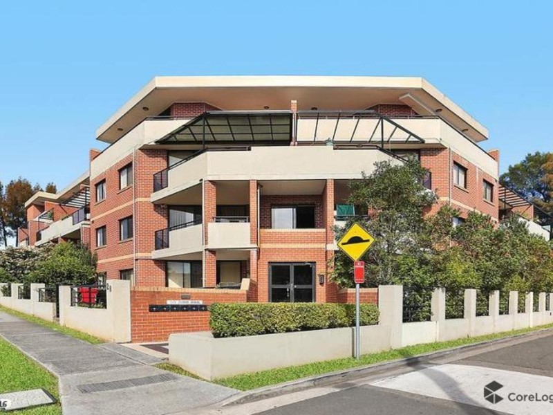 21/2 Kitchener Ave, Regents Park NSW 2143