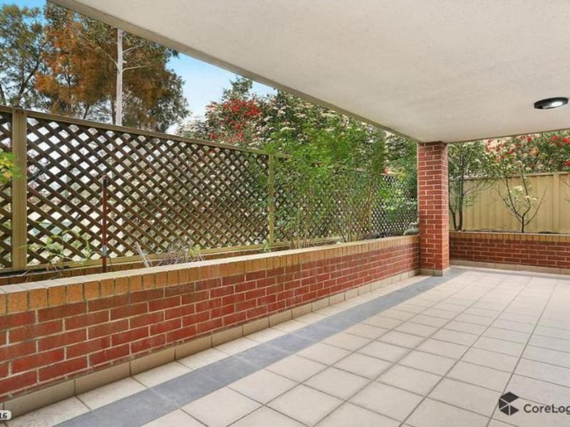 21/2 Kitchener Ave, Regents Park NSW 2143