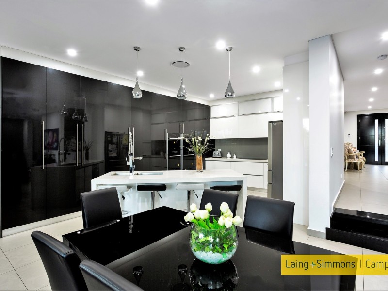 7 Endeavour Road, Georges Hall NSW 2198