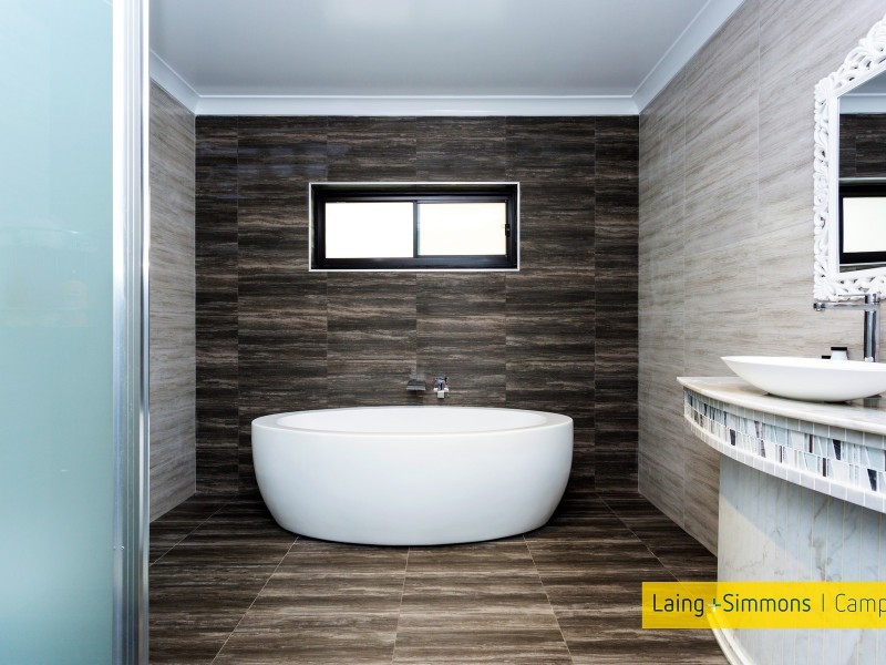 7 Endeavour Road, Georges Hall NSW 2198