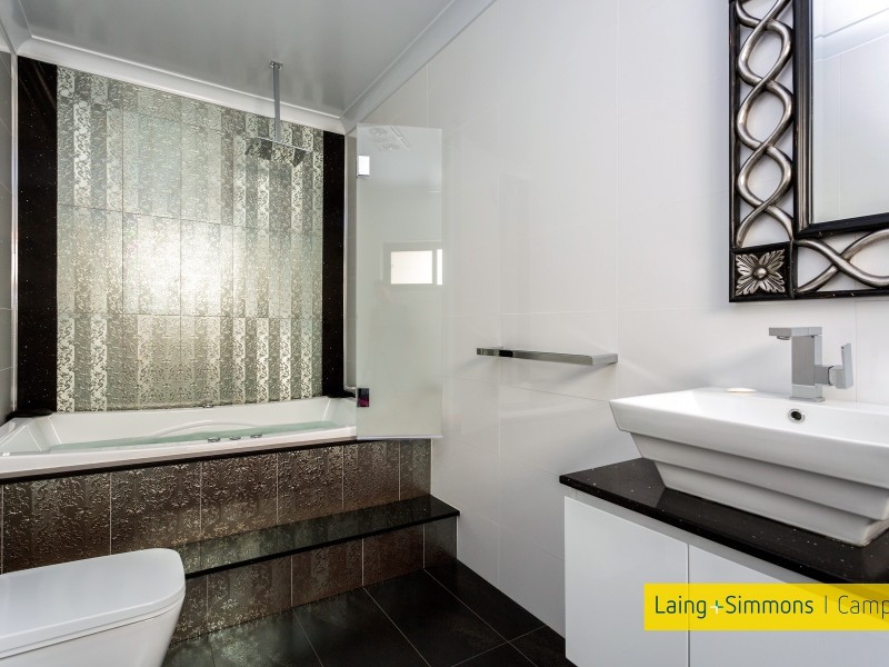 7 Endeavour Road, Georges Hall NSW 2198