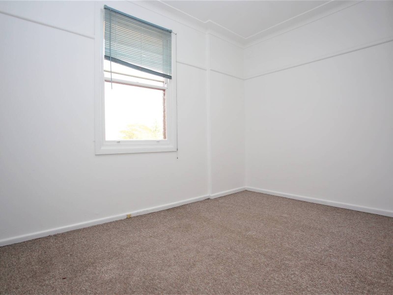 8 Frank Street, Mount Lewis NSW 2190