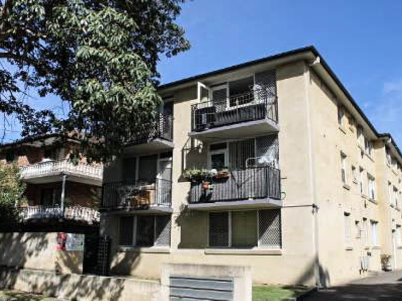 9/6 Fourth Ave, Campsie NSW 2194