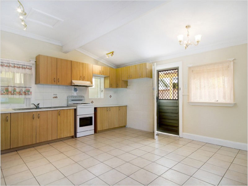 1 Balmoral Ave, Croydon Park NSW 2133