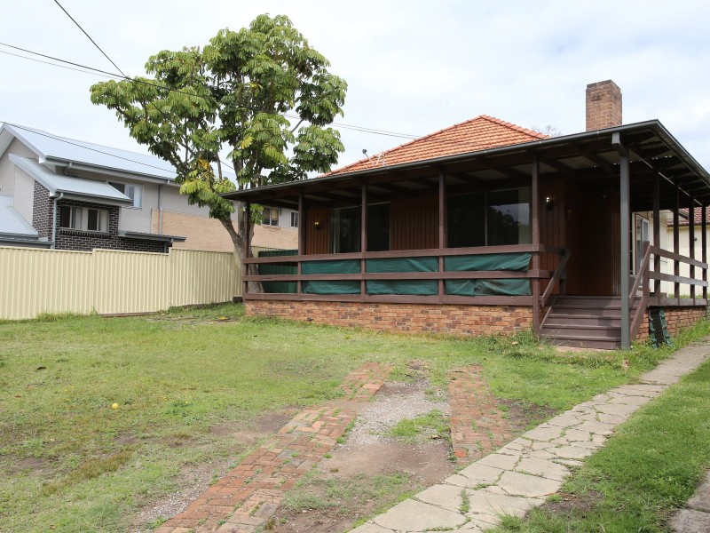 6 Drew Street, Greenacre NSW 2190