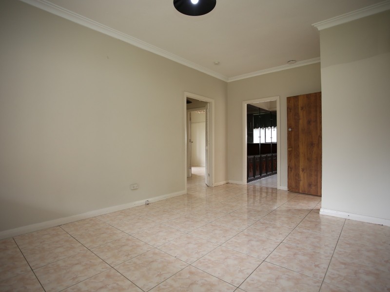 6 Drew Street, Greenacre NSW 2190