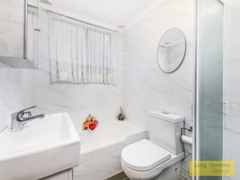 1/2  Fifth Ave, Campsie NSW 2194