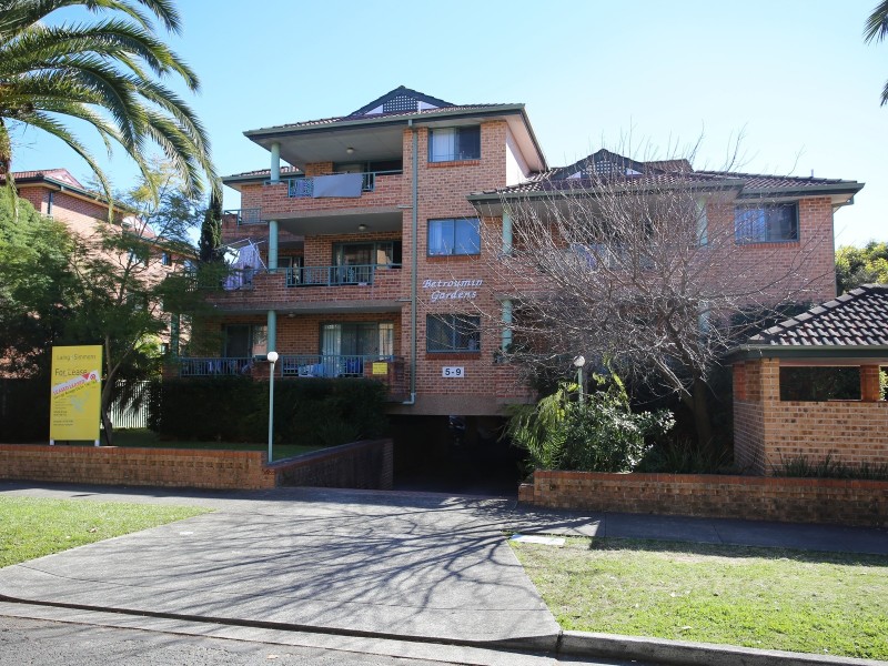 5 Eighth Ave, Campsie NSW 2194