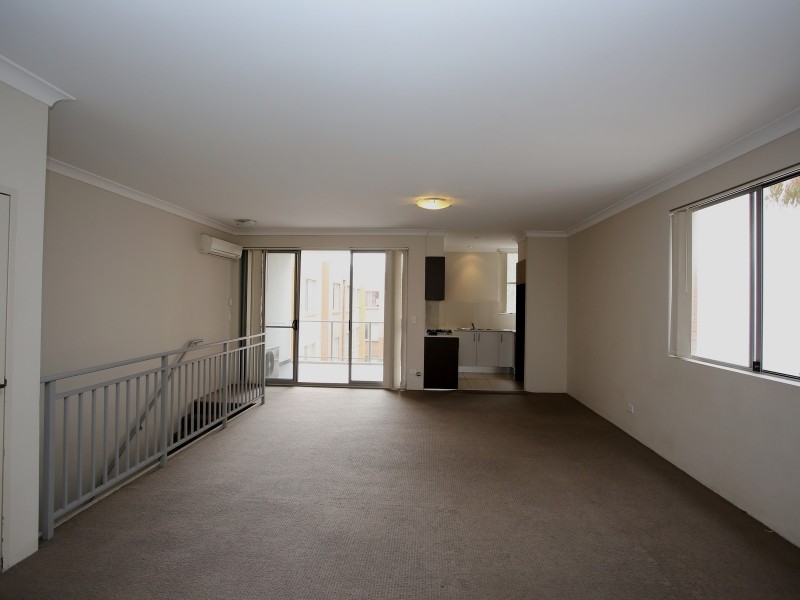 35 Darcy Rd, Westmead NSW 2145