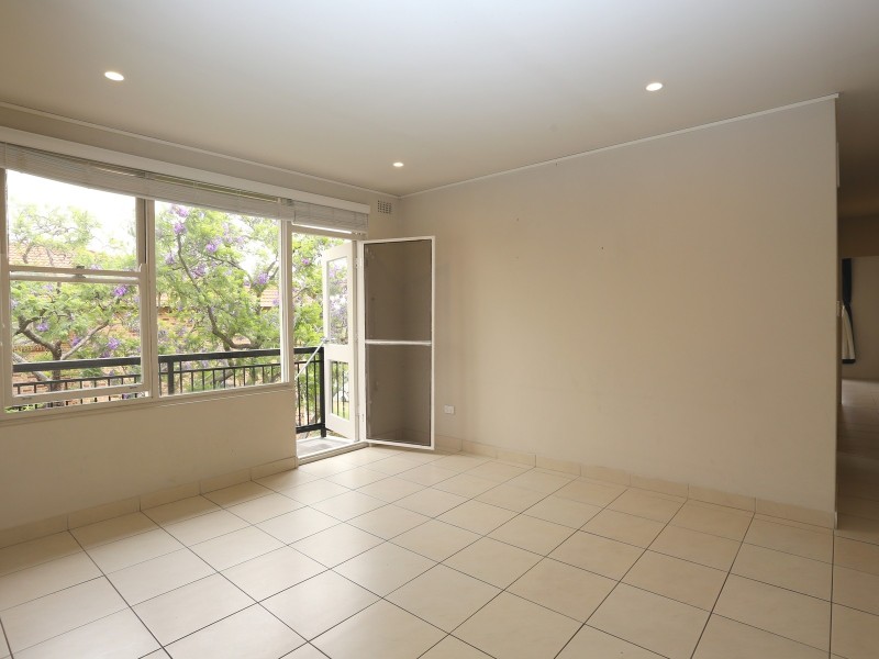 8 Fifth Ave, Campsie NSW 2194