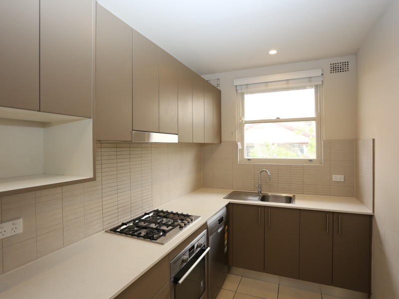 8 Fifth Ave, Campsie NSW 2194