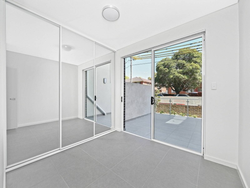8/24 Seventh Ave, Campsie NSW 2194