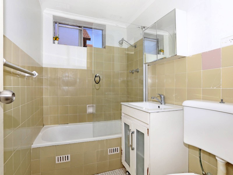 98 Victoria Rd, Punchbowl NSW 2196