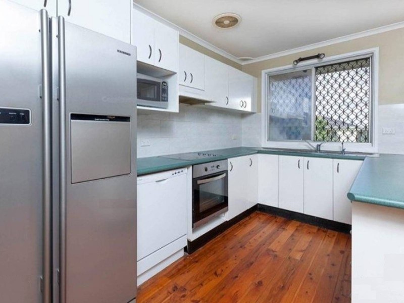 292 The Parkway, Bradbury NSW 2560