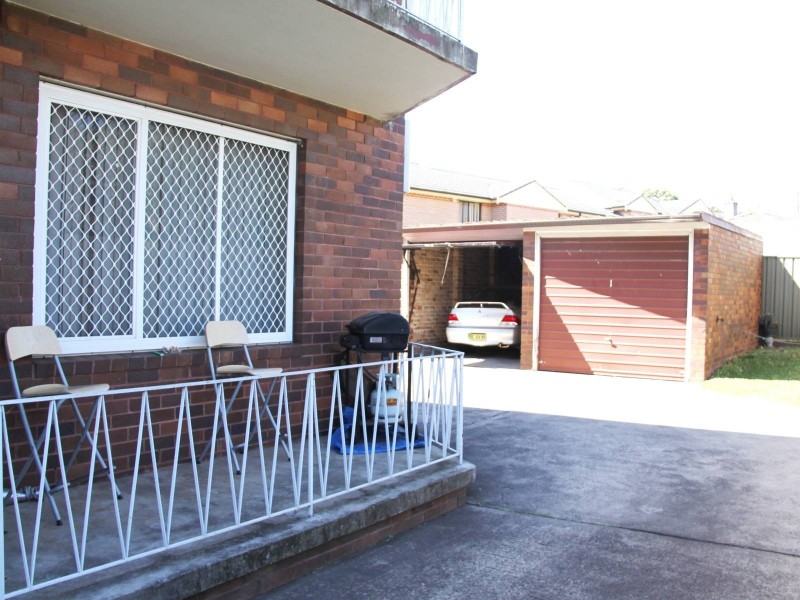 2/102 Clissold Parade, Campsie NSW 2194