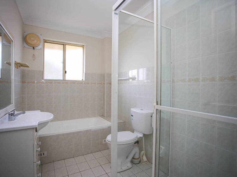 8/7 Third Avenue, Campsie NSW 2194