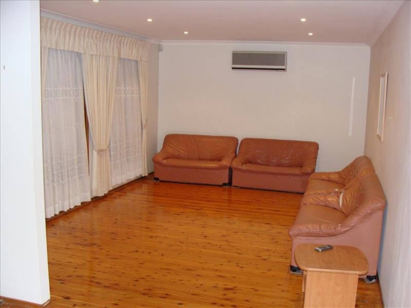 3 Hishion Place, Georges Hall NSW 2198