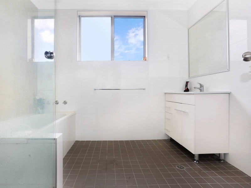 62 Fourth Ave, Campsie NSW 2194