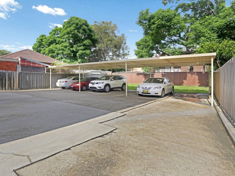 62 Fourth Ave, Campsie NSW 2194