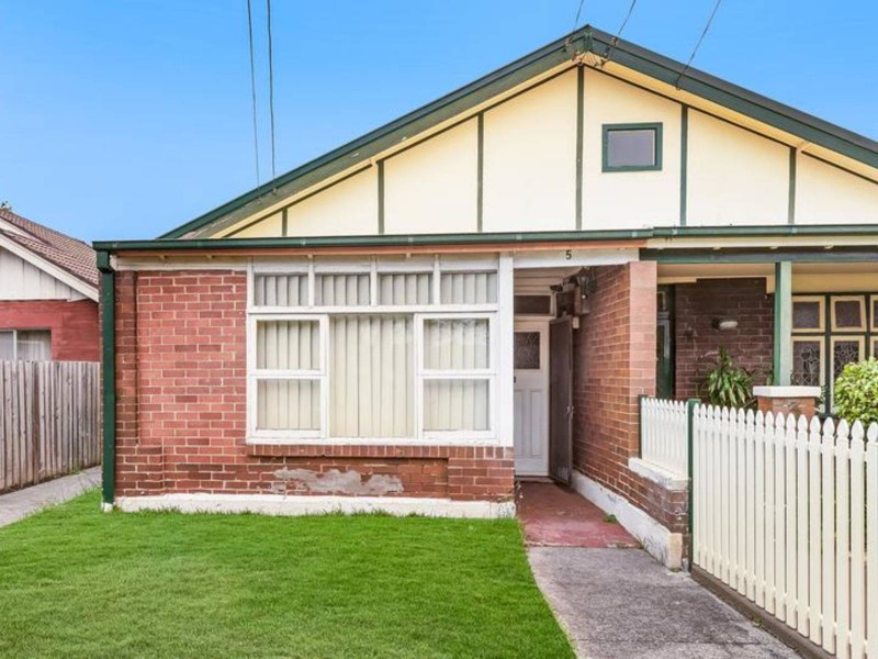 5 Cowper St, Campsie NSW 2194