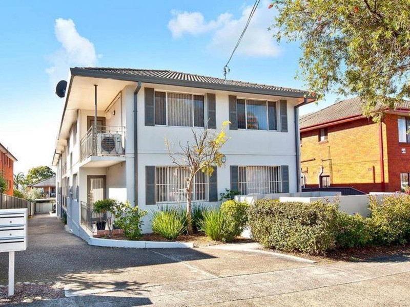 16 Northcote St, Campsie NSW 2194