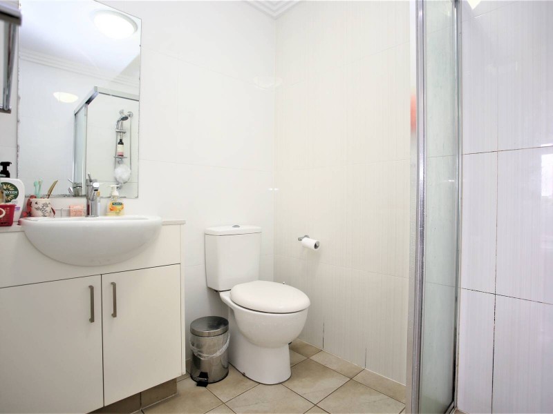 8/33 Second Avenue, Campsie NSW 2194