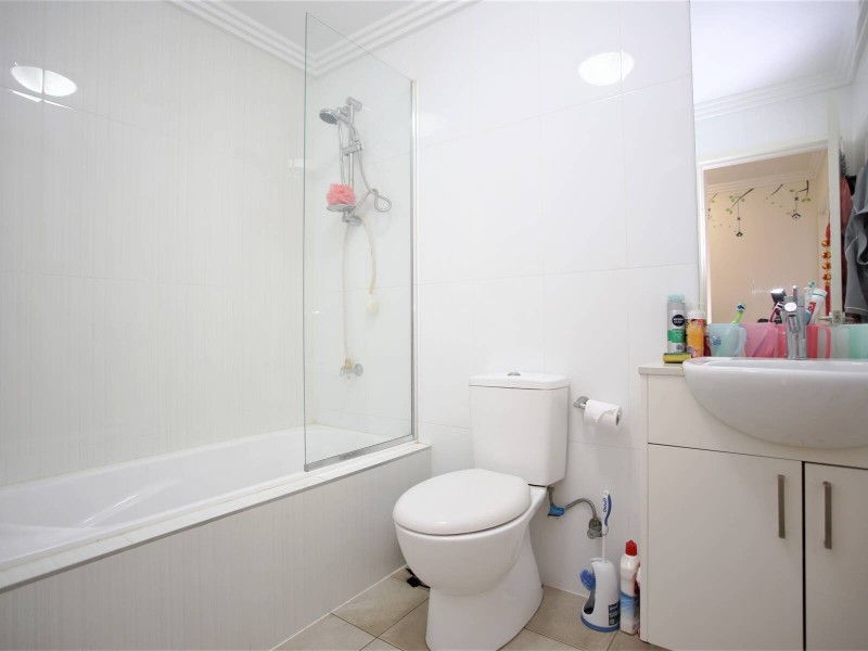 8/33 Second Avenue, Campsie NSW 2194