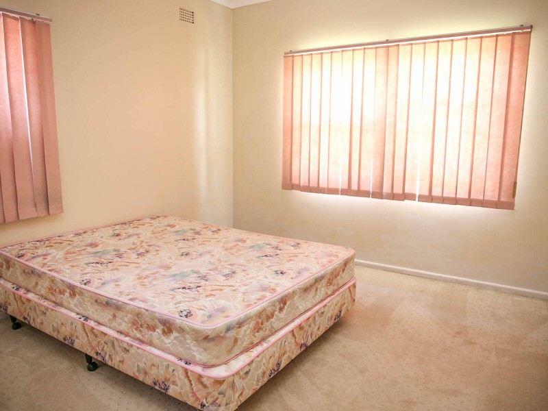 52 Vicliffe Ave, Campsie NSW 2194