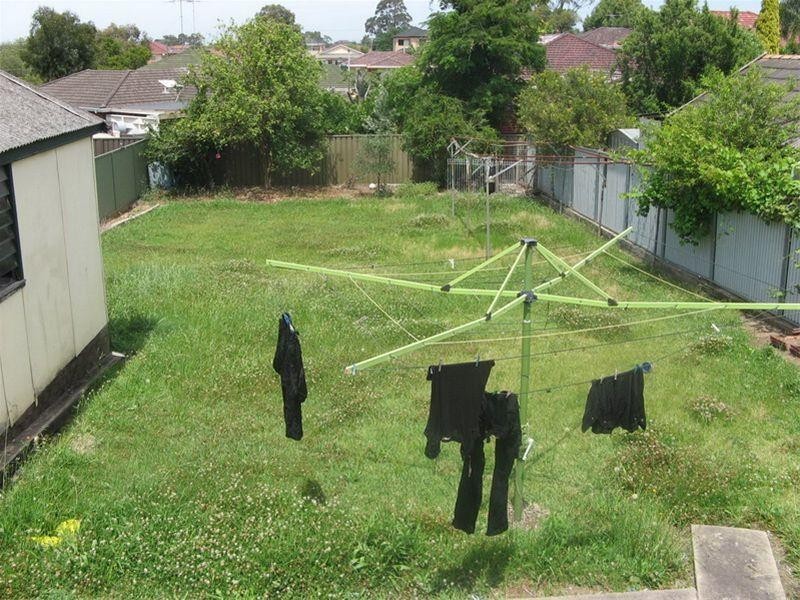 12 Greenacre Road, Greenacre NSW 2190