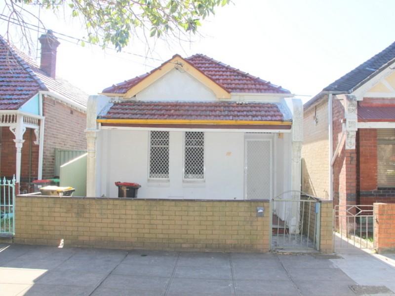 35 Frampton Avenue, Marrickville NSW 2204