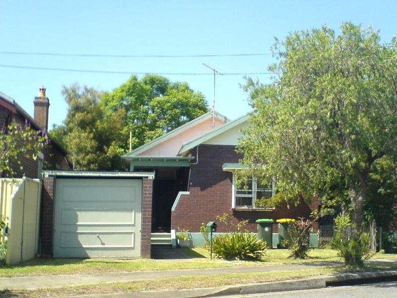 4 Mckern Street, Campsie NSW 2194