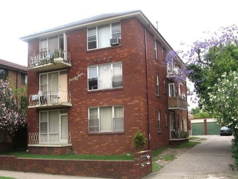 3/8 Fifth Avenue, Campsie NSW 2194