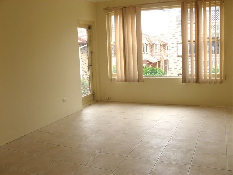 9/8 Fifth Avenue, Campsie NSW 2194